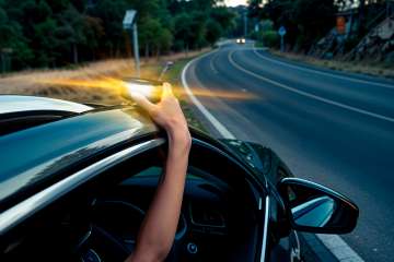 Cuenta atrás para la obligatoriedad de la baliza V-16 conectada a partir del 1 de enero