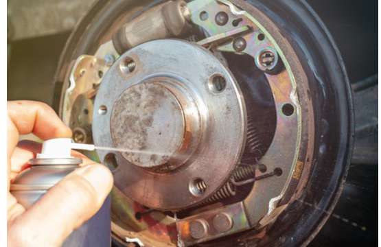 Revisión y mantenimiento de los frenos de tambor, determinantes ante la antigüedad del parque vehicular