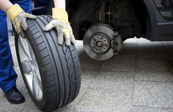 El 80% de los coches de más de 10 años acuden al taller con neumáticos “muy desgastados”