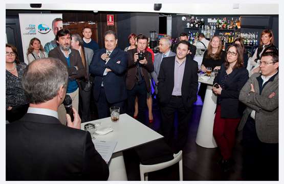 Elige calidad elige confianza, primera experiencia afterwork entre fabricantes y medios de comunicación