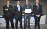 De izquierda a derecha: Bruno Padierna, Director Comercial de Dayco; Joan Montesó, Director de Marketing y Logística de Dayco; José Luis Becerra, del IES Alarnes, ganador del Campus ECEC; Sinforiano Gallo, Director de Marketing para Posventa de Bosch.