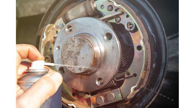 Revisión y mantenimiento de los frenos de tambor, determinantes ante la antigüedad del parque vehicular